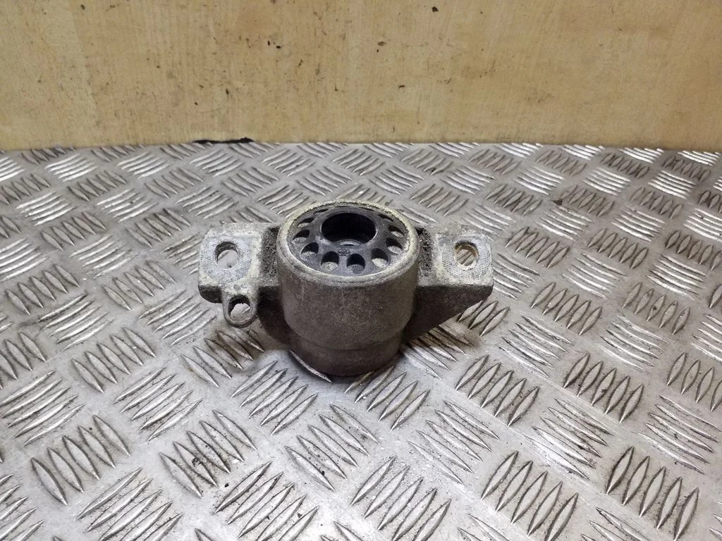 Front shock absorber mounting bracket 8K0513353E