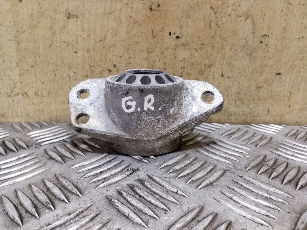 Amortizatora balsts (kronšteins) 1J0513353B