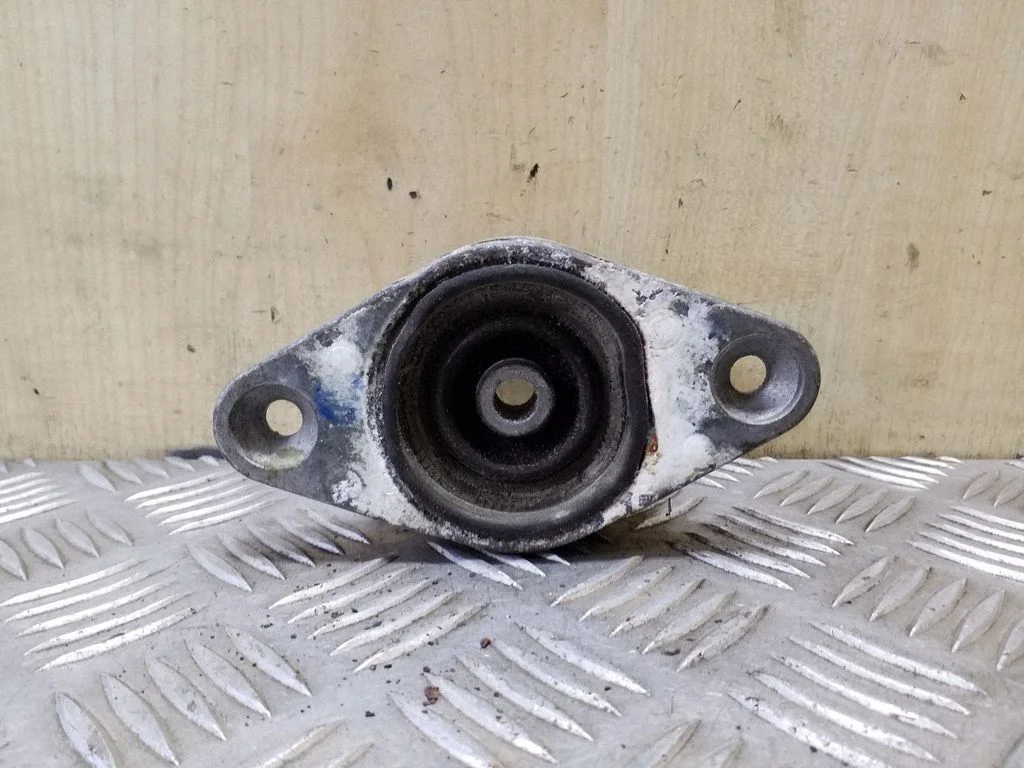 Amortizatora balsts (kronšteins) 4F0513353B