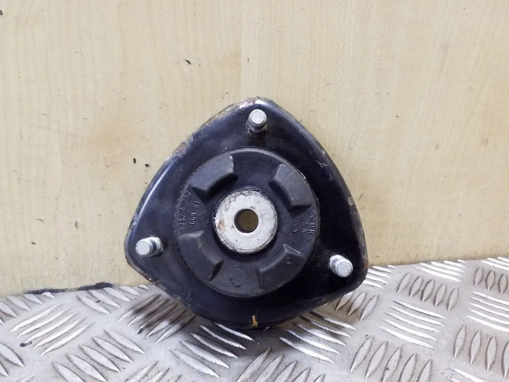 Front shock absorber mounting bracket 33526773669