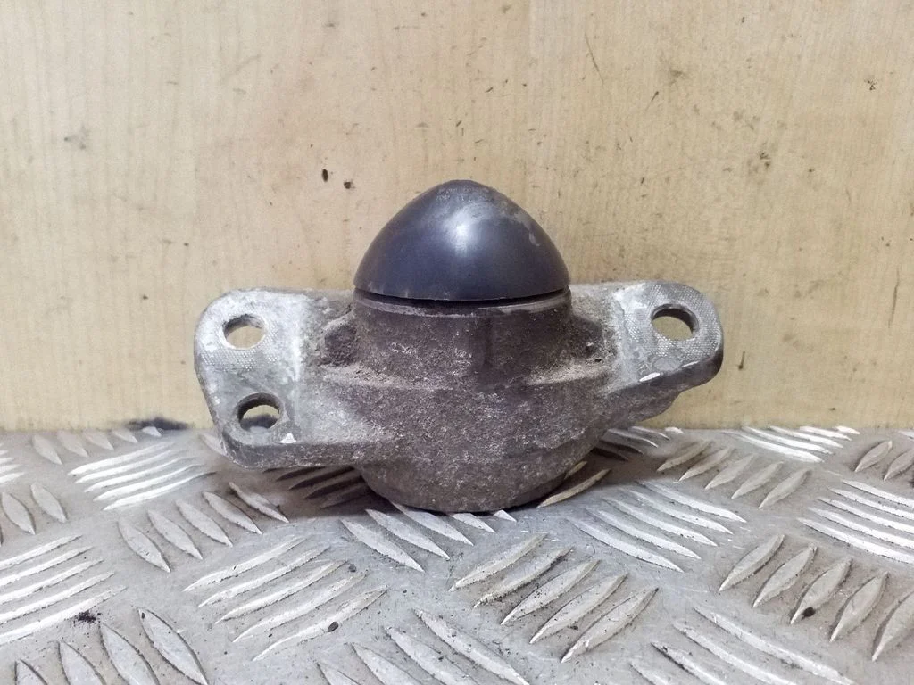 Amortizatora balsts (kronšteins) 5C0513353B