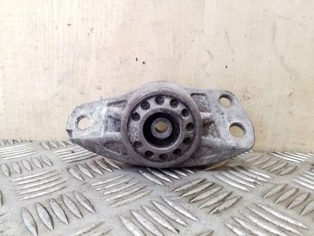 Amortisaatori kinnitusklamber 3C0513353C