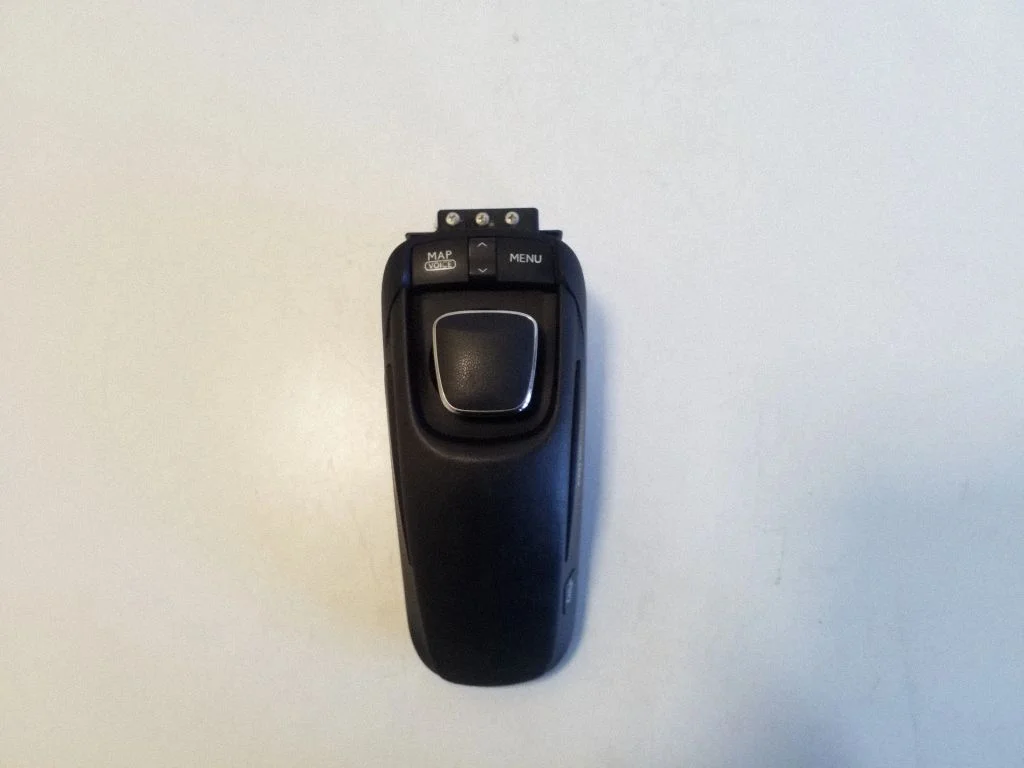 Kontroler multimediów 2372400016