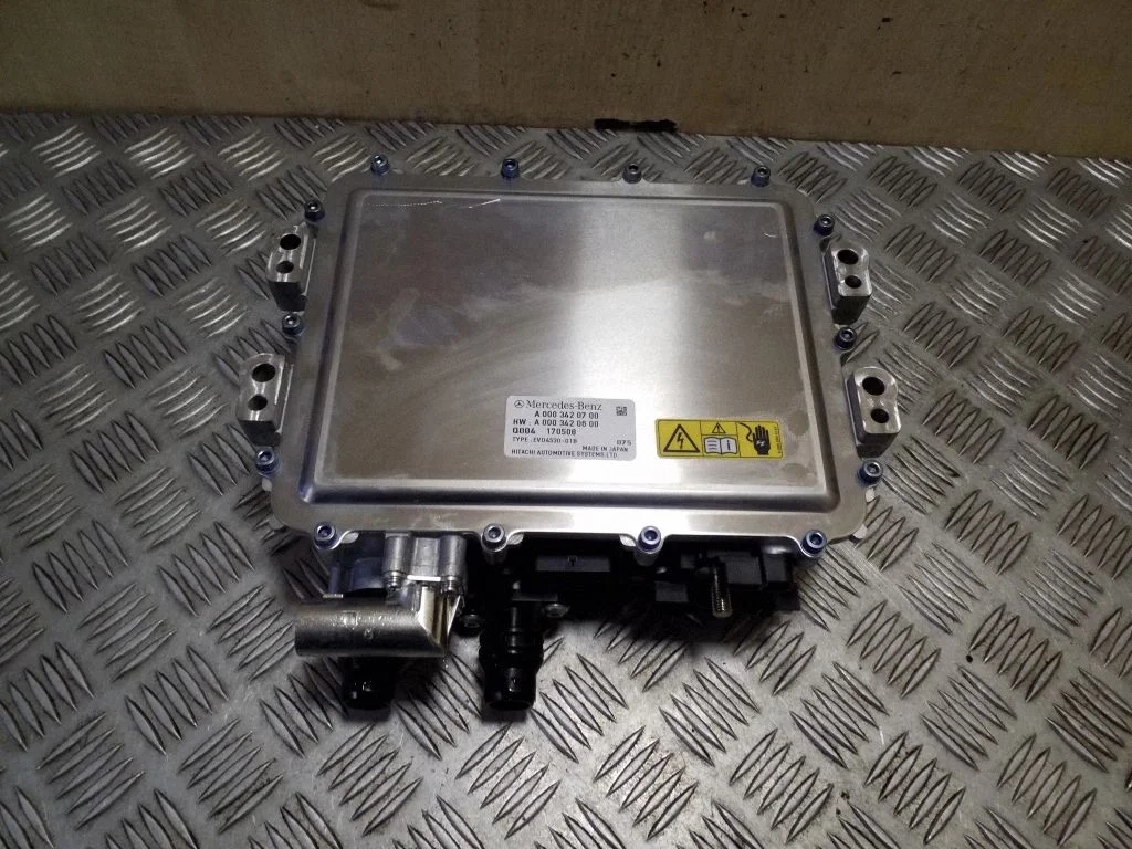 Voltage converter inverter – Mercedes-Benz GLC-Class C253 (2016-)