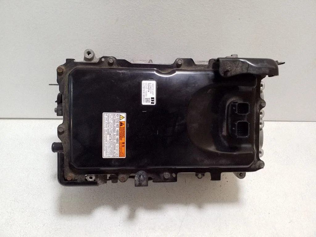 Invertors (sprieguma pārveidotājs) – Toyota Corolla E210 E21 (2018-)