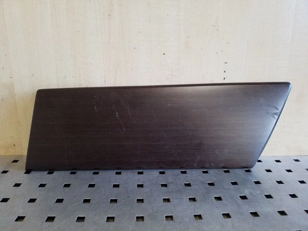 Tagumise ukse viimistlusriba 8X23F05H20AB