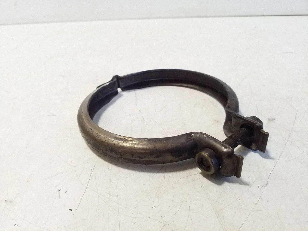 Muffler pipe connector clamp 31422219