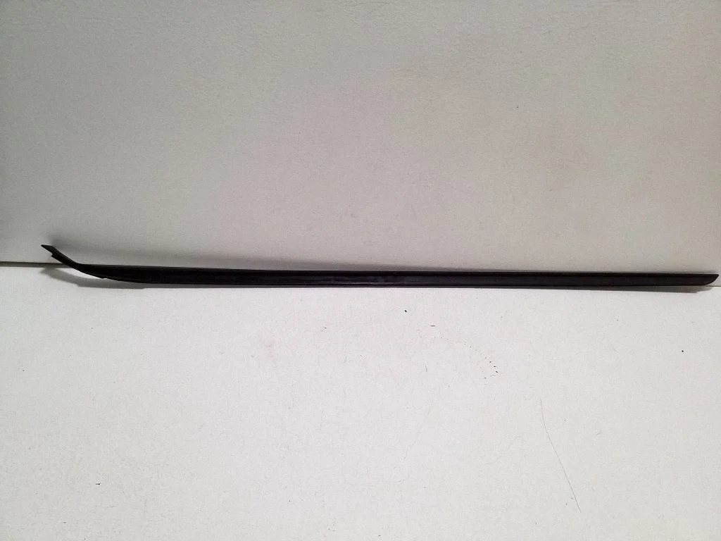 Vējstikla apdare 7N0854328C