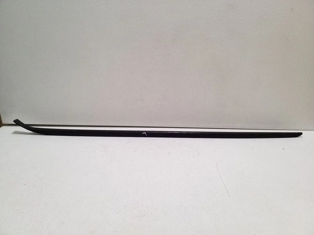 Vējstikla apdare 7N0854327C