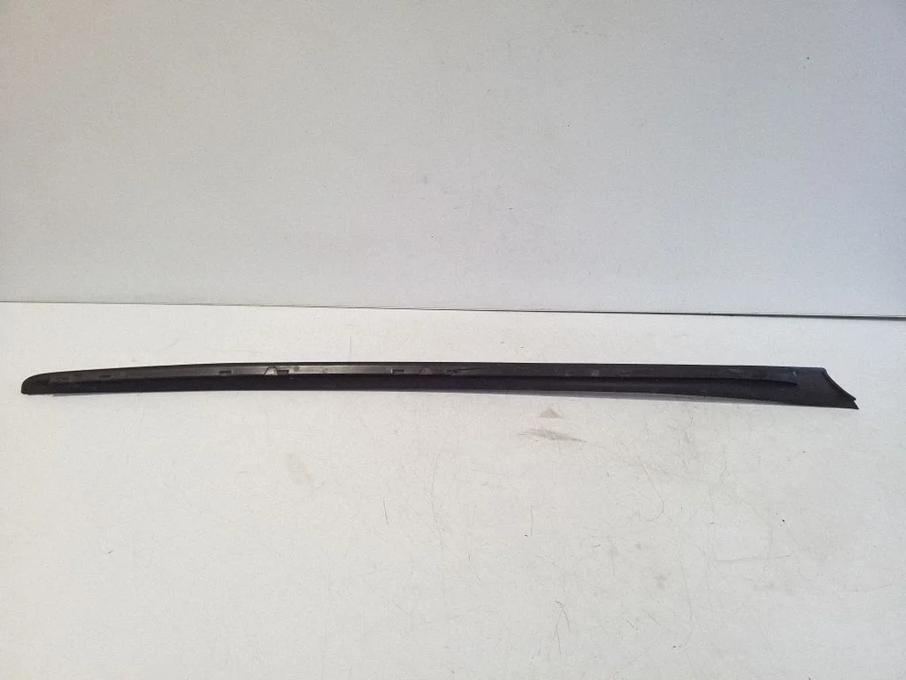 Windshield trim – Audi Q3 8U (2011-2016)