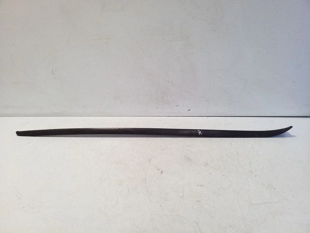 Windshield trim 3G0854328
