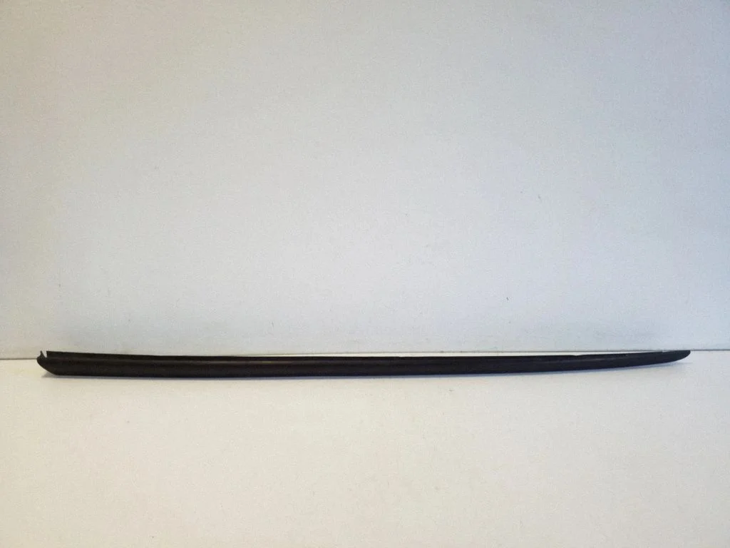 Vējstikla apdare 8T0854327A