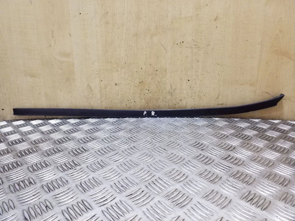 Vējstikla apdare 4L0854328