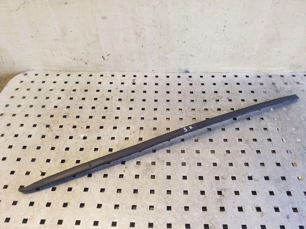 Esiklaasi liist 5N0854327