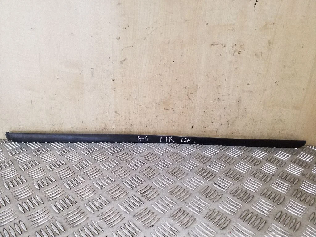 Windshield trim 8E0854327E