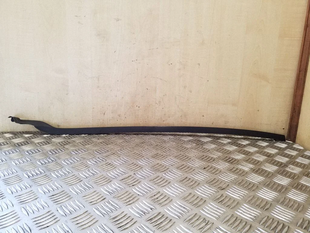 Windshield trim GX63025A53A
