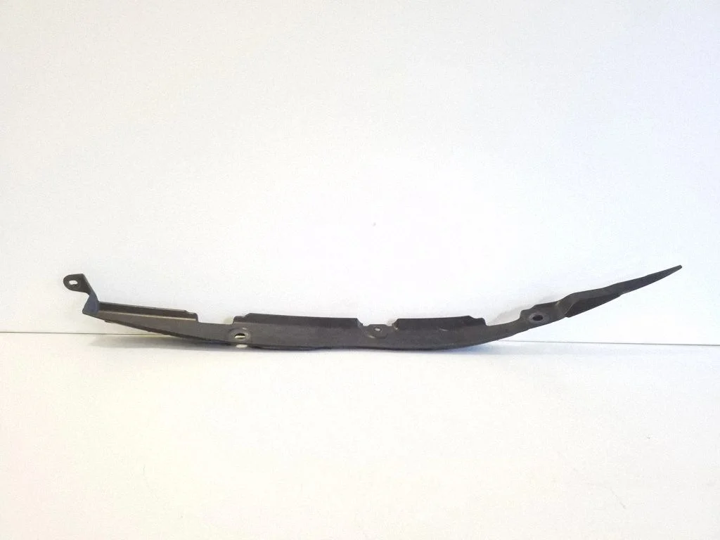 Spārna nobeiguma apdare – Mitsubishi Outlander (2007-2012)