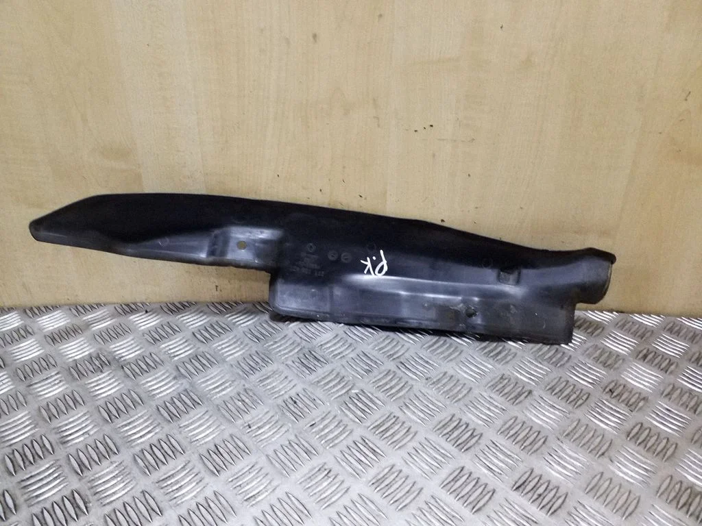Fender end trim 1Z0821112