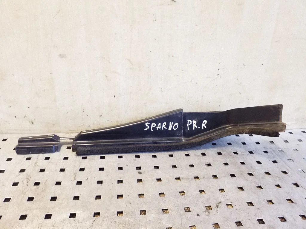 Fender end trim 631308H300