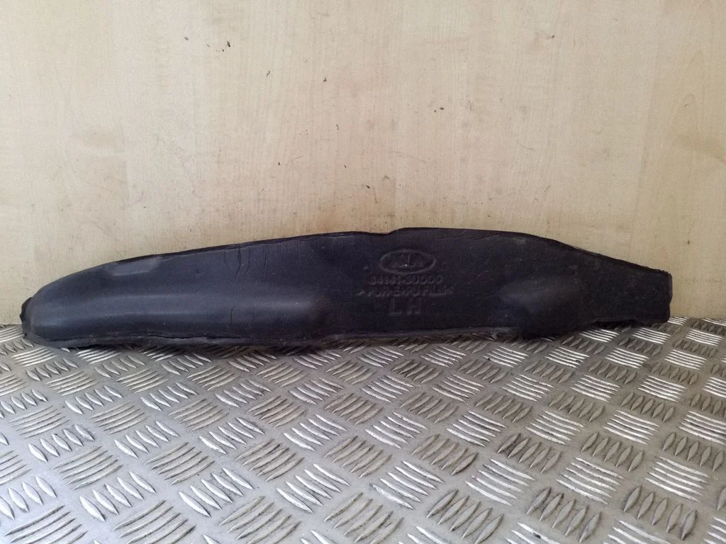 Fender end trim 841413U000