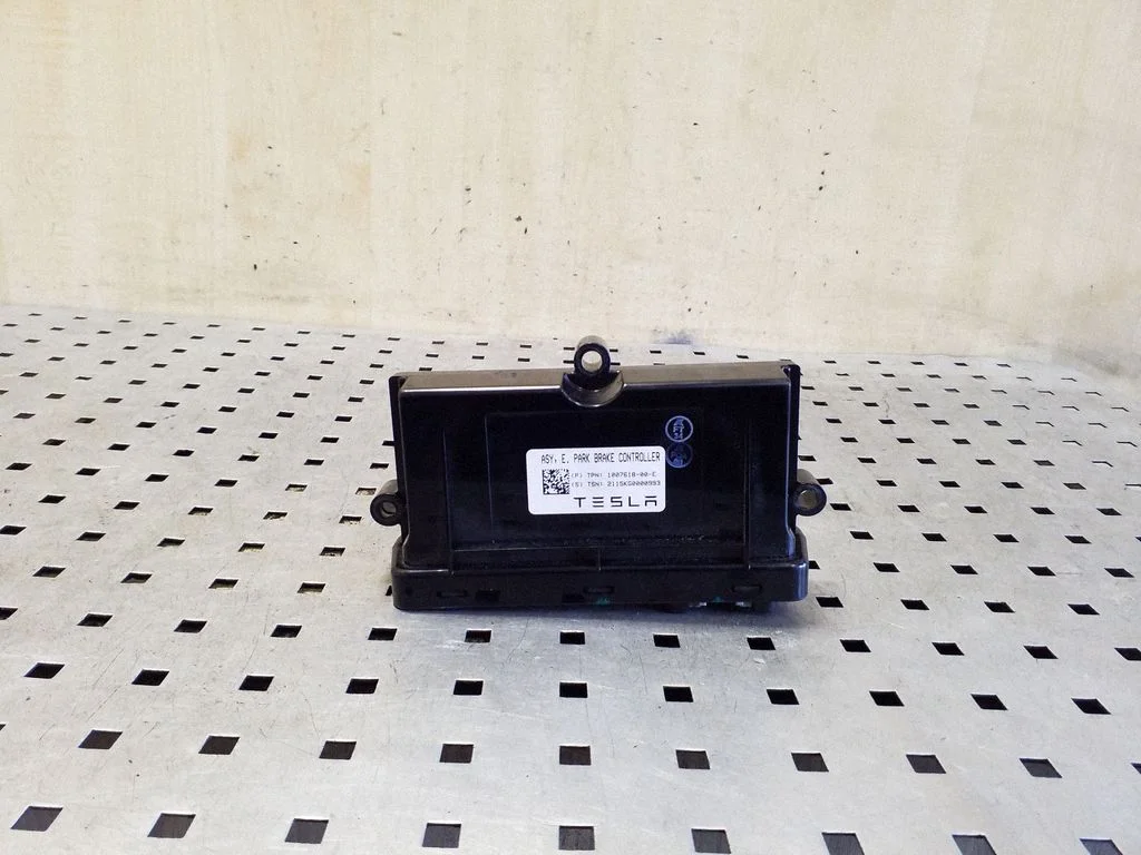 Rokas bremzes vadības bloks – Tesla Model S (2012-)