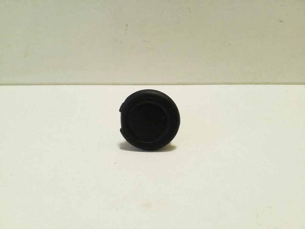 12 V lizdas (priekyje)
