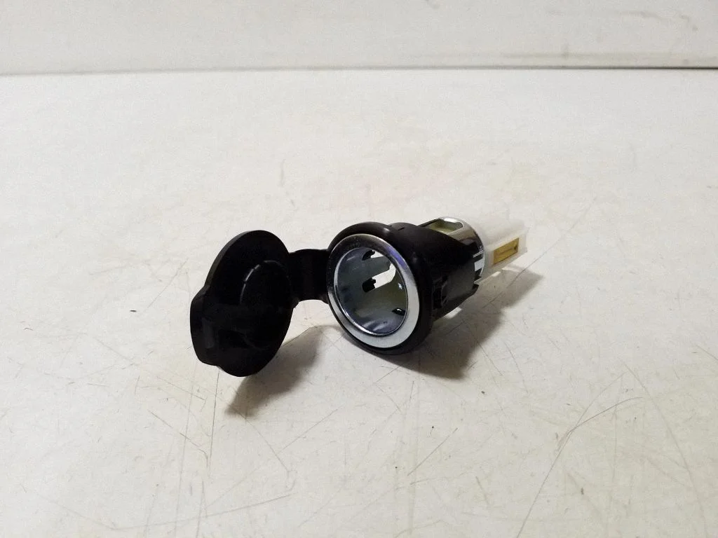 12 V lizdas (gale)