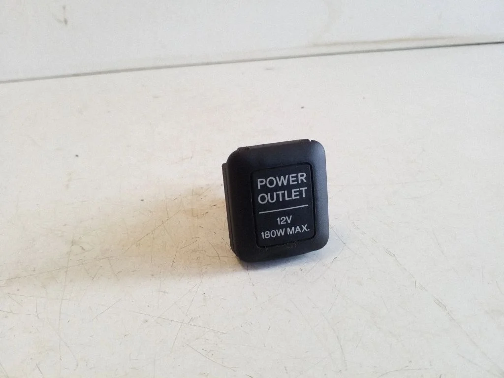 12 V lizdas (gale)