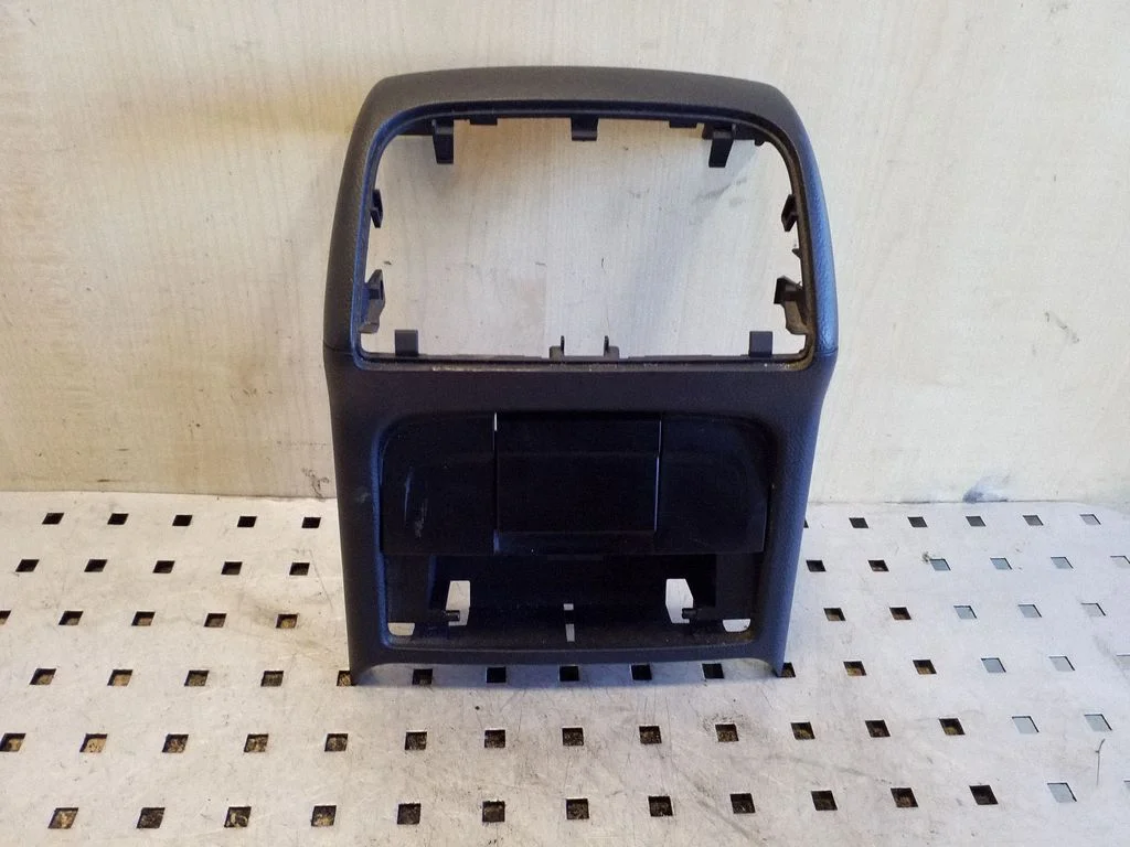 12 V lizdas (gale)