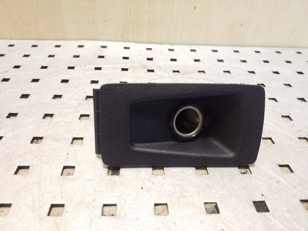 12 V lizdas (gale)