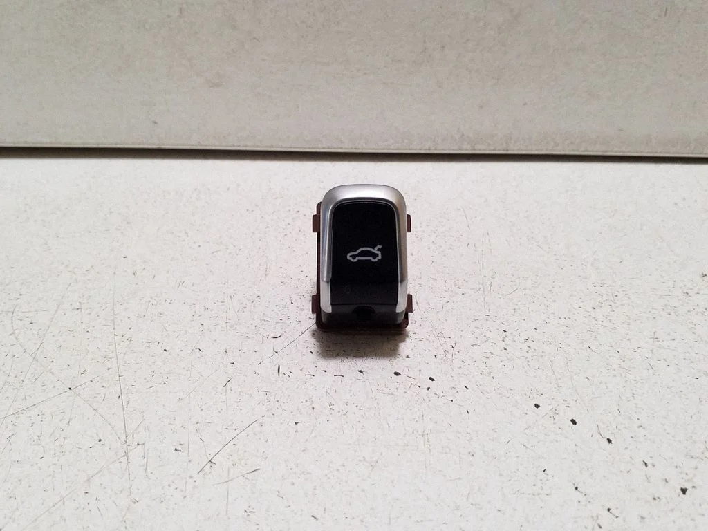 Tailgate opening switch – Audi Q5 SQ5 8R (2008-2017)