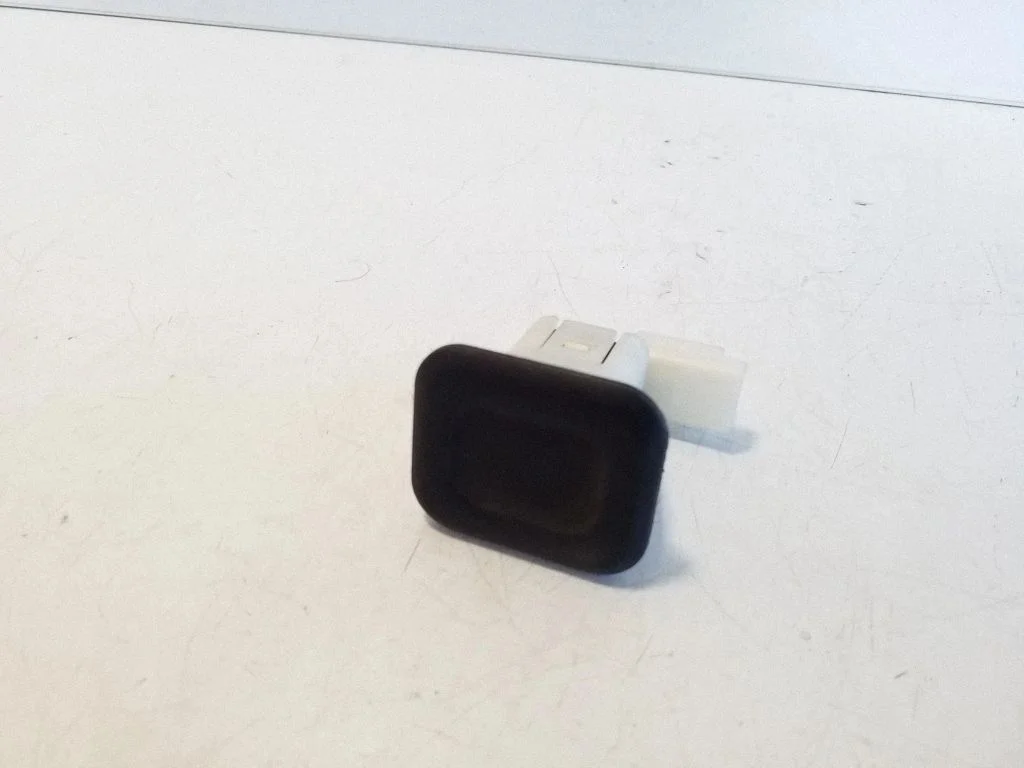 Przycisk otwierania klapy bagażnika – Citroen C4 Grand Picasso (2013-2018)