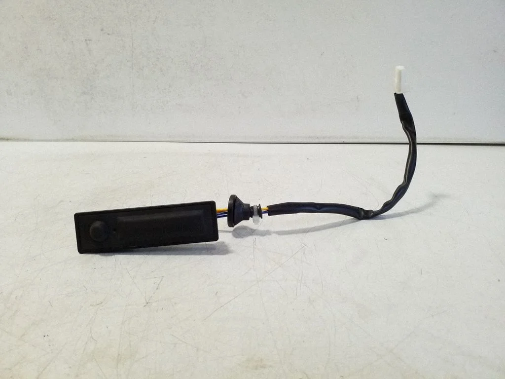 Tailgate opening switch