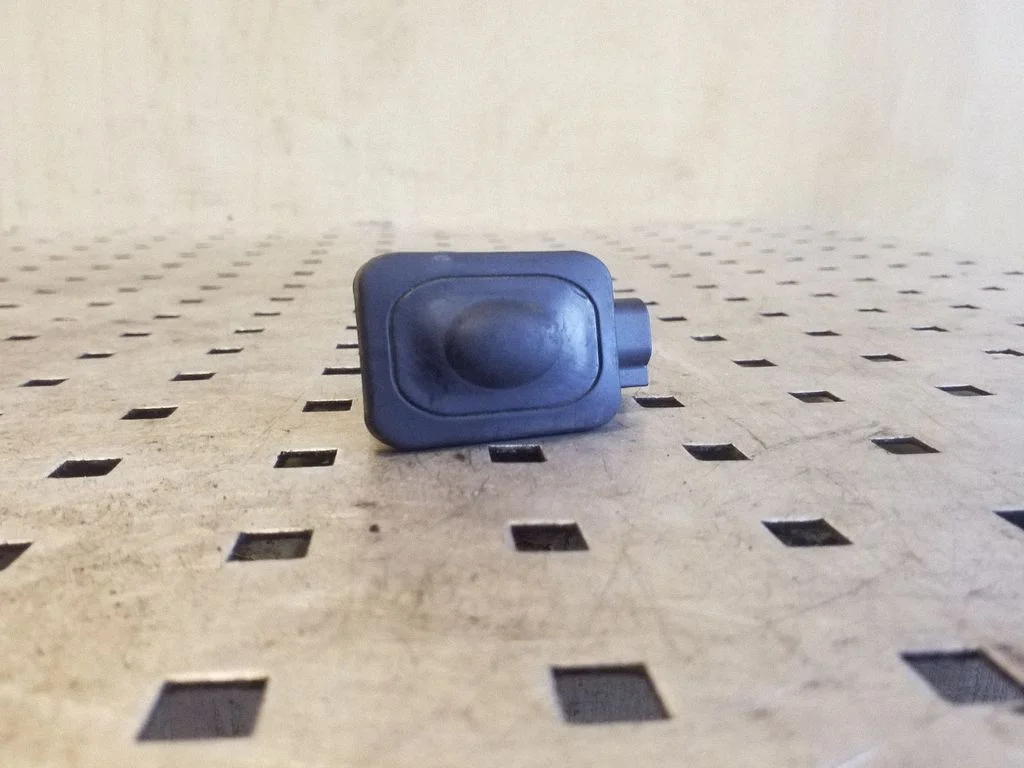 Tailgate opening switch GX7314K147AA