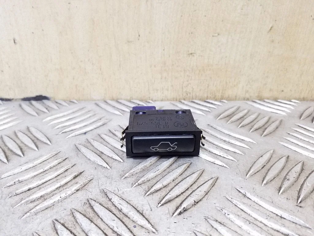 Tailgate opening switch – BMW X5 E53 (1999-2006)
