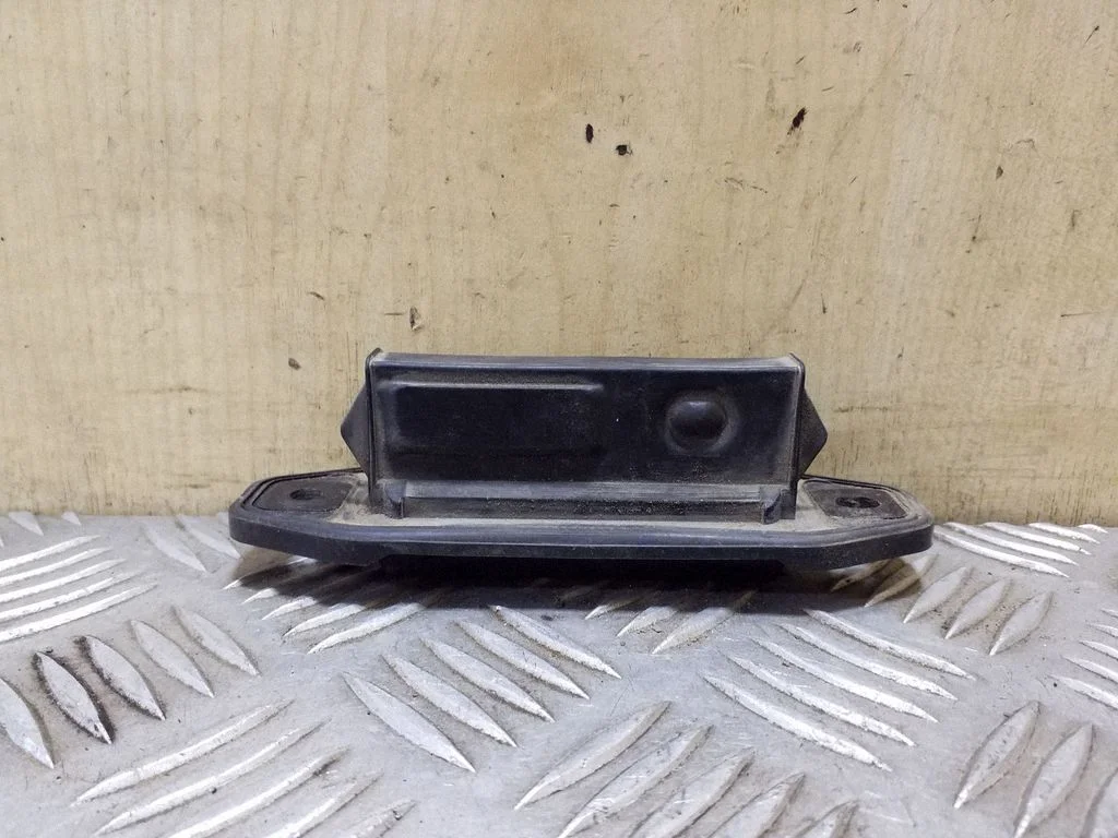 Tailgate opening switch 15C258
