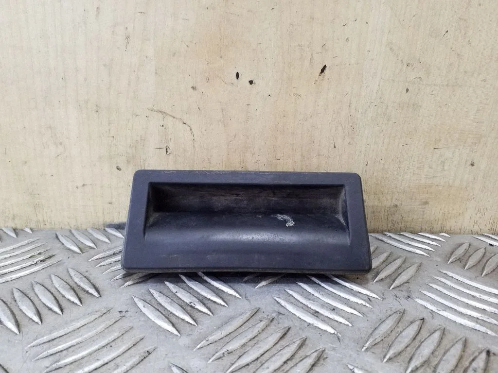 Bagāžnieka vāka atvēršanas slēdzis 5N0827566B