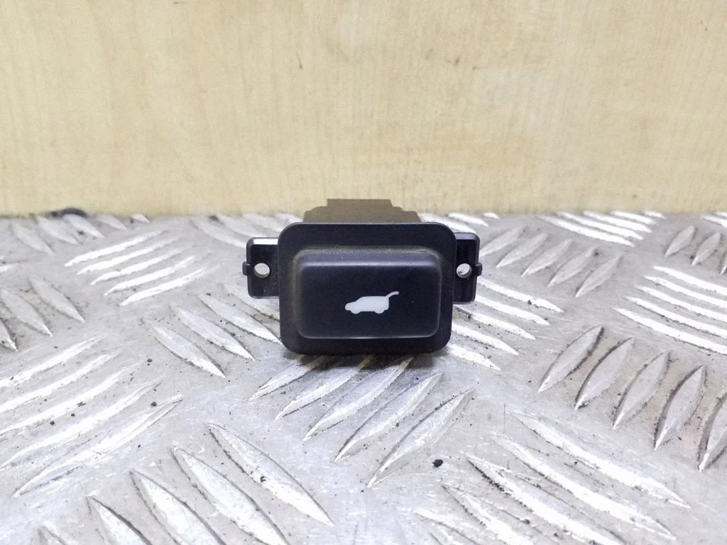 Tailgate opening switch – Honda Accord (2008-2016)