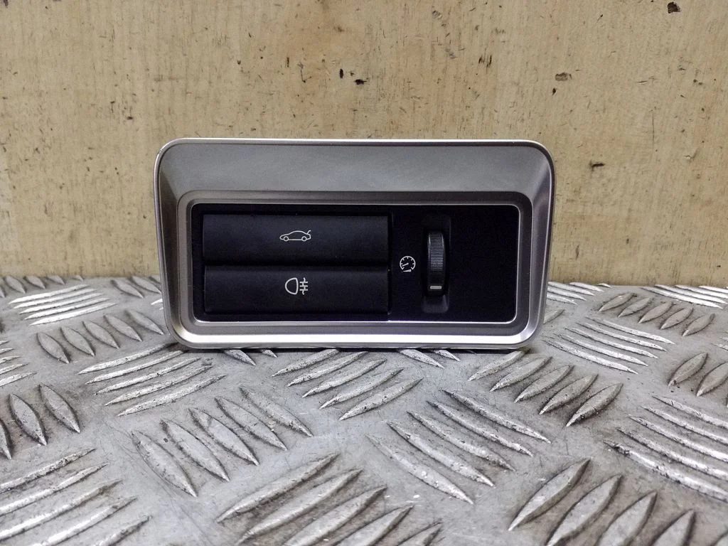 Tailgate opening switch – Jaguar XF X250 (2007-2015)