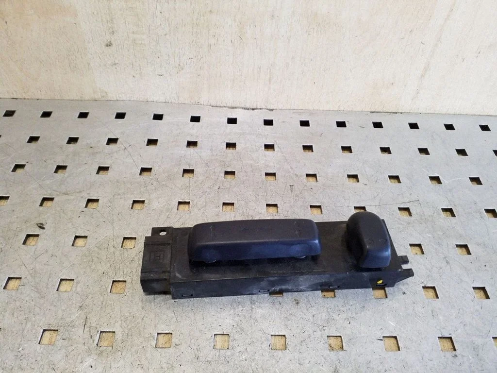 Sēdekļa vadības bloks 4111631SDD3U700
