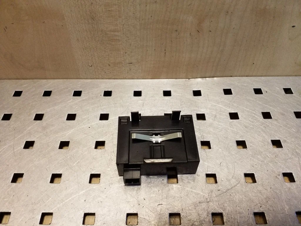 Bezatslēgas sistēmas KESSY (keyless) vadības bloks/modulis 25856316