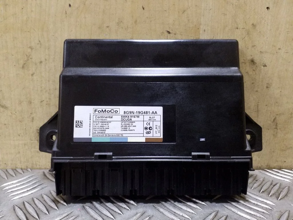 Bezatslēgas sistēmas KESSY (keyless) vadības bloks/modulis 8G9N19G481AA