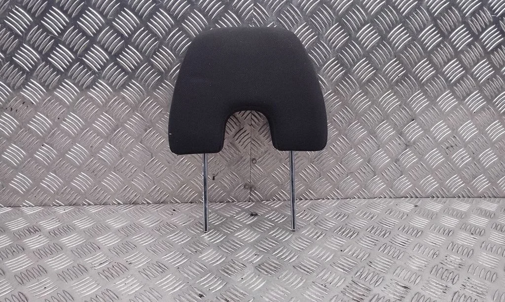 Front seat headrest – Honda CR-V (2002-2006)