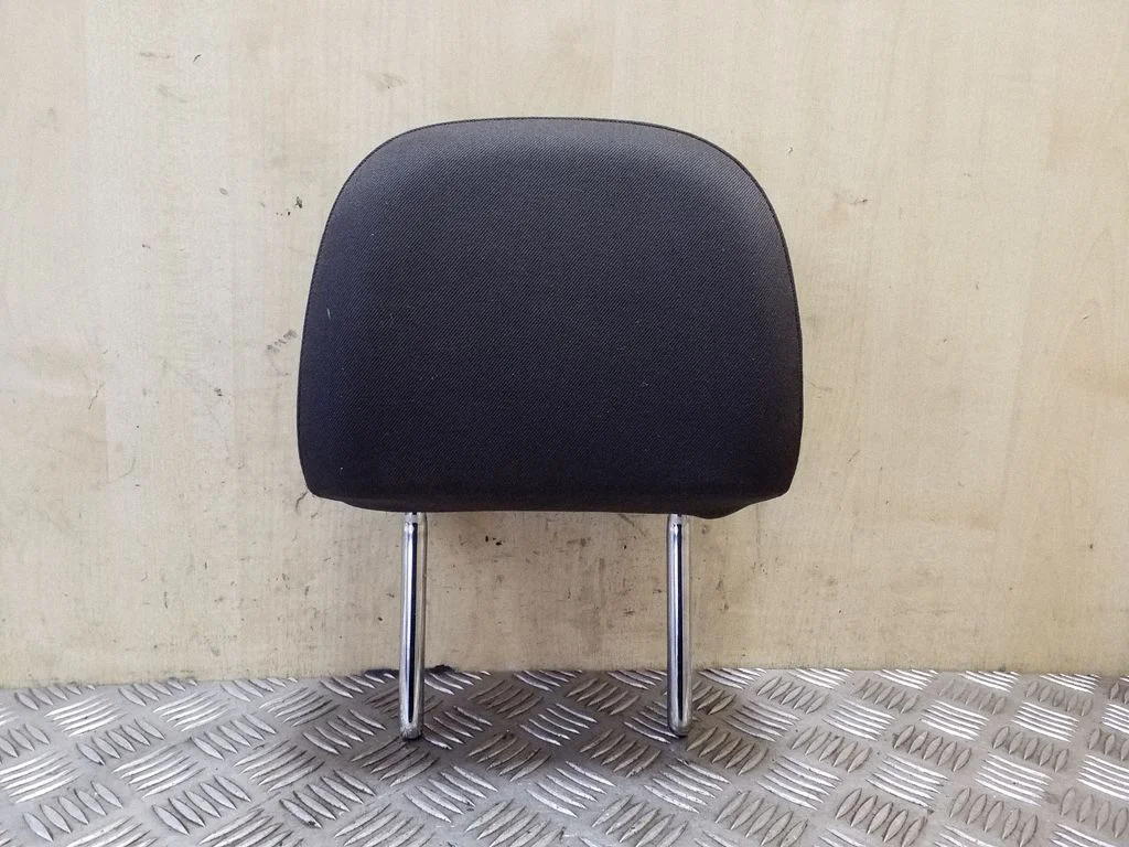Front seat headrest – Opel Astra H (2004-2012)