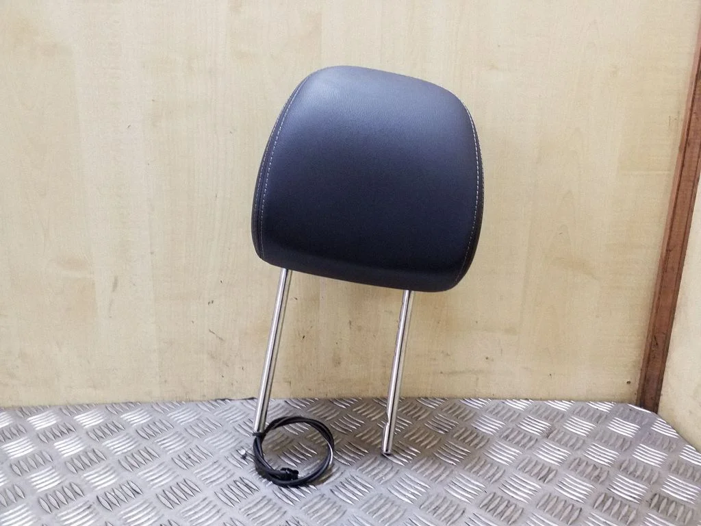Front seat headrest – KIA Sportage (2011-2016)