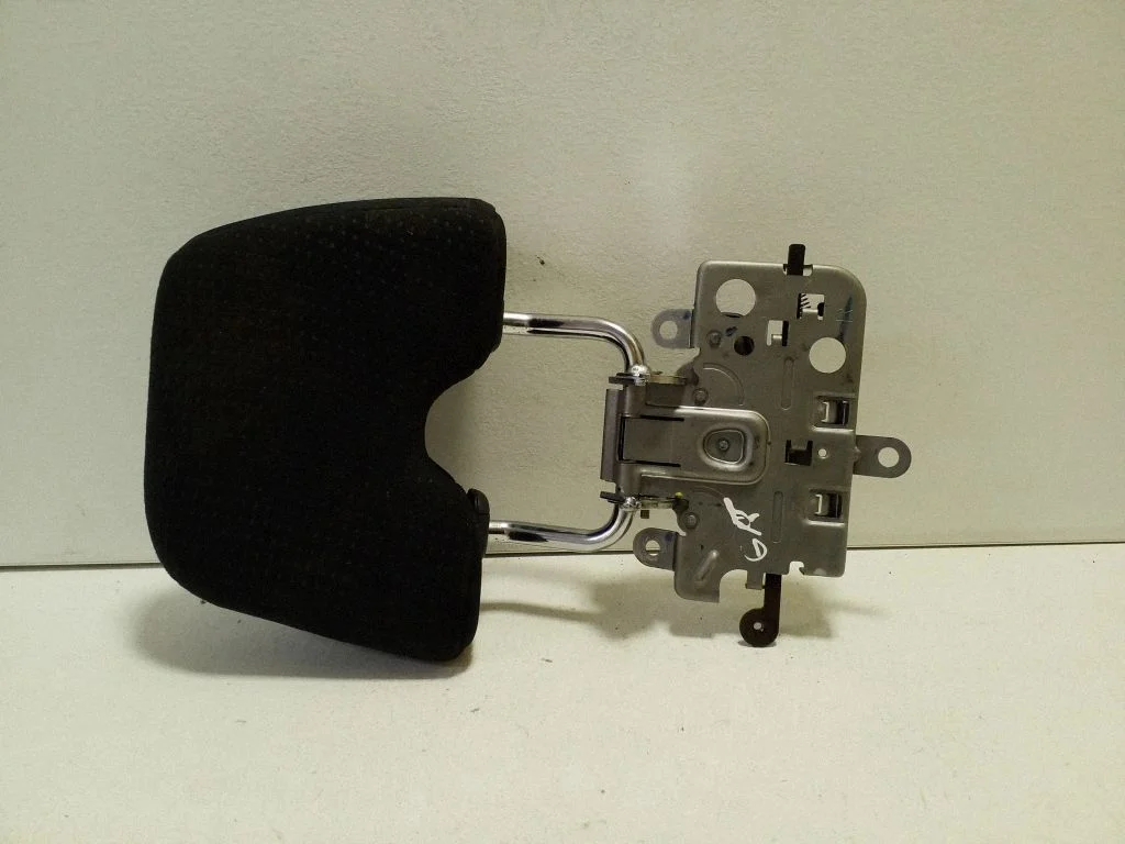 Rear seat headrest – Honda CR-V (2013-2016)