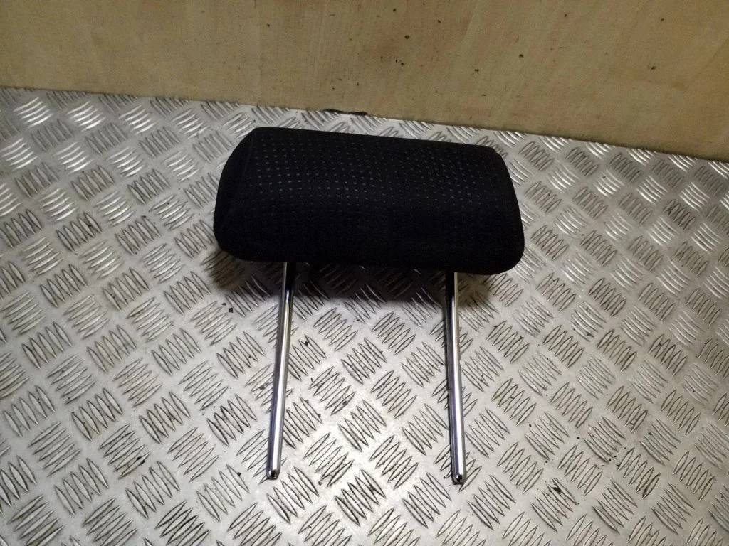 Rear seat headrest – Honda CR-V (2013-2016)