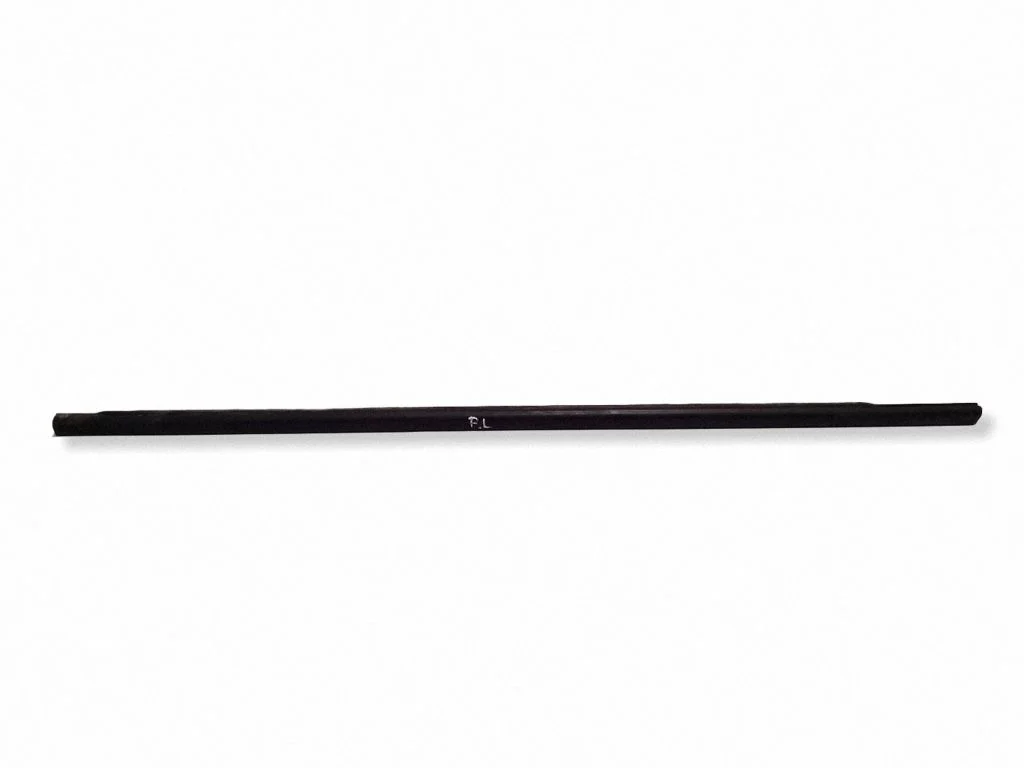 Front door glass trim molding 7240861