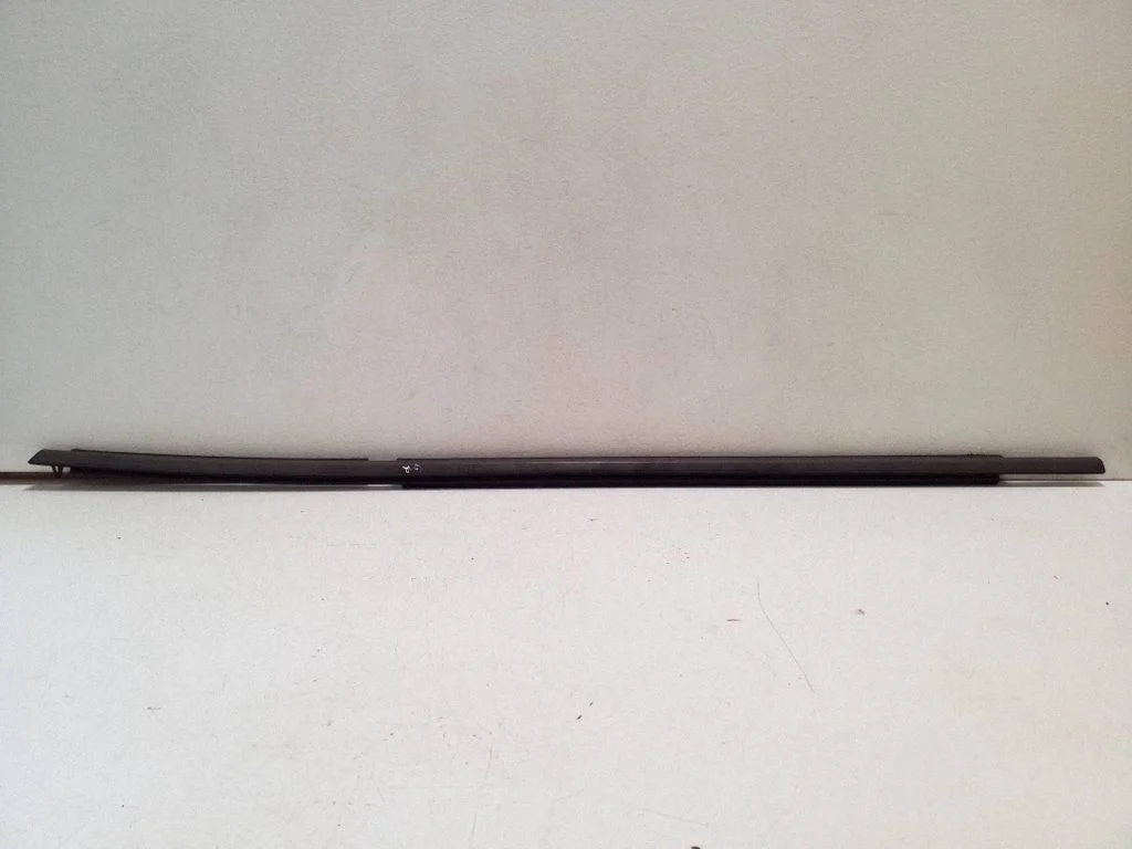 Rear door glass trim molding – right