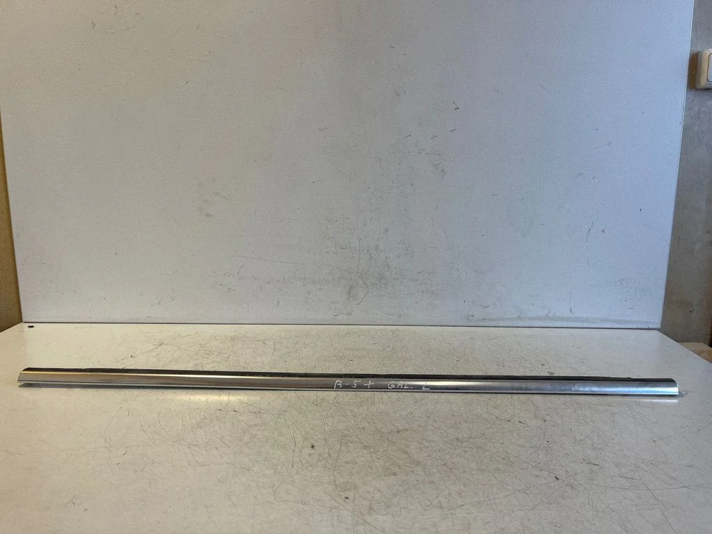 Tagaukse klaasi liist 3B4839475